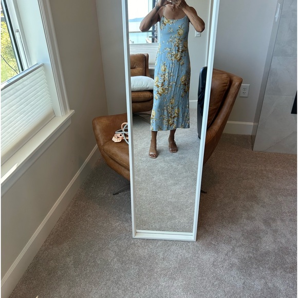 Reformation dress🌷🌷🌷🌷🌷 - Picture 6 of 11